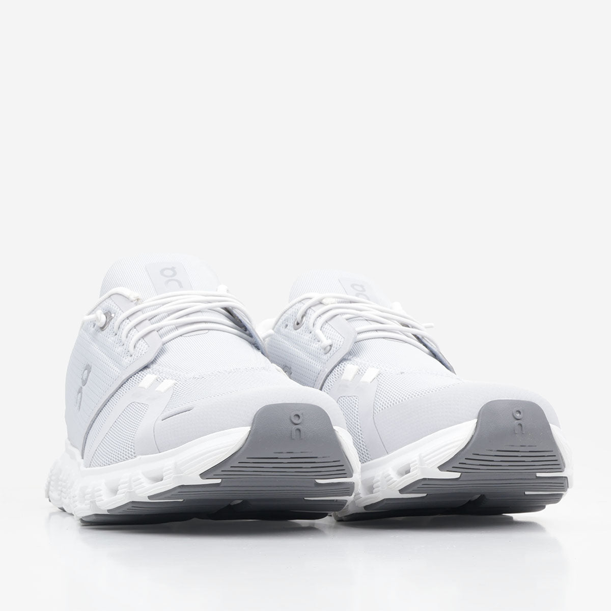 ON Running Cloud 6 Shoes