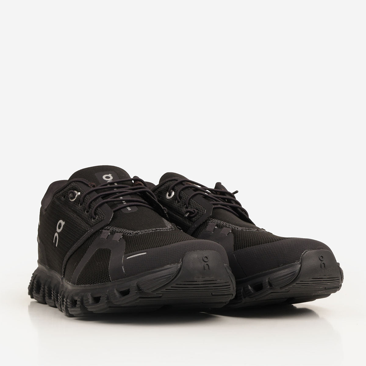 ON Running Cloud 6 Shoes