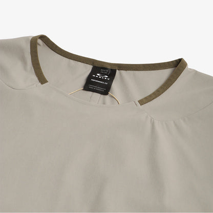 Oakley Latitude Flight Convert Shell Tech Top