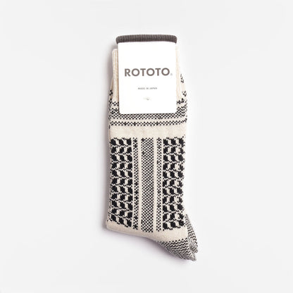 Rototo Desert Scarf Pattern Socks